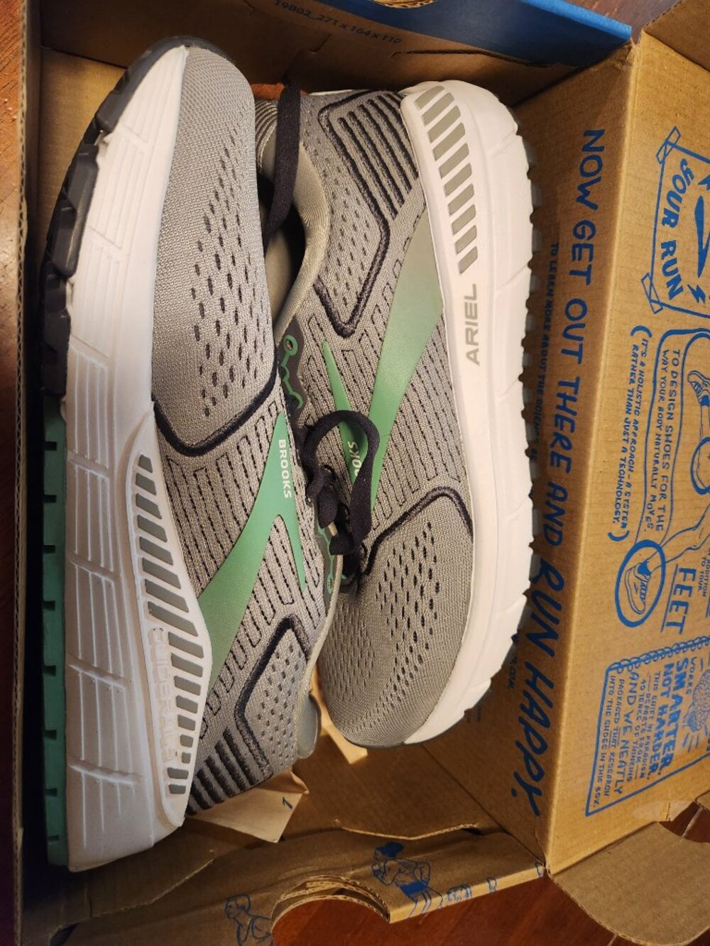 Brooks sz 6